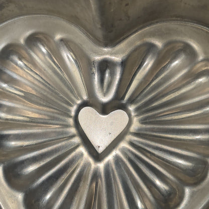 Vintage Aluminum Heart Mold Jello Cake Ice Mold alu114
