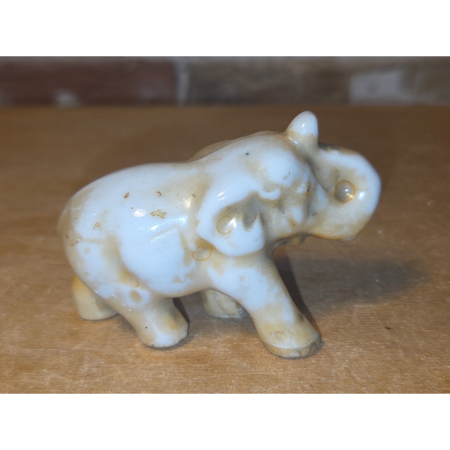 Vintage Elephant Figurine Made in Japan el9