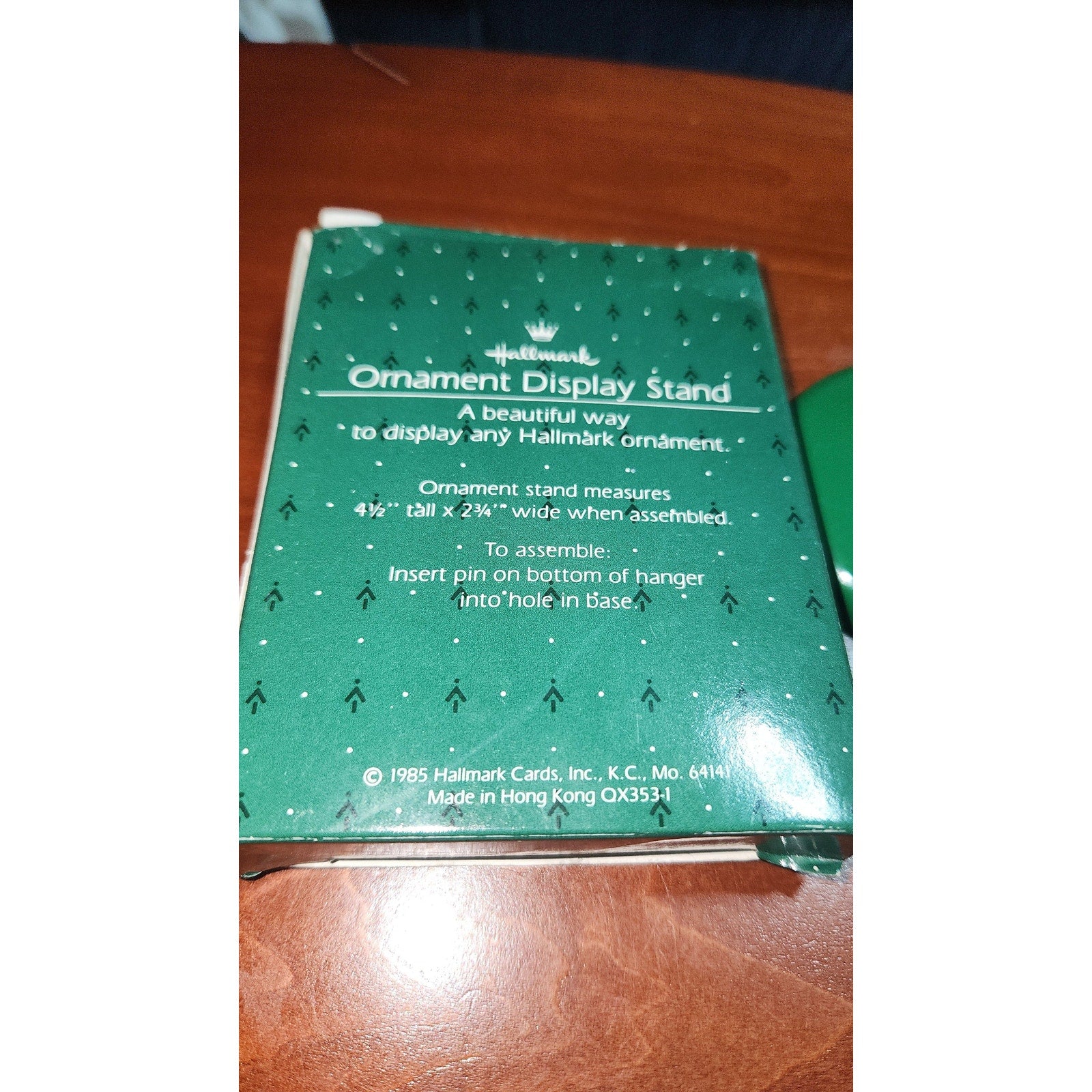 Vintage Hallmark Ornament Display Stand 1985 With Green Plastic Base