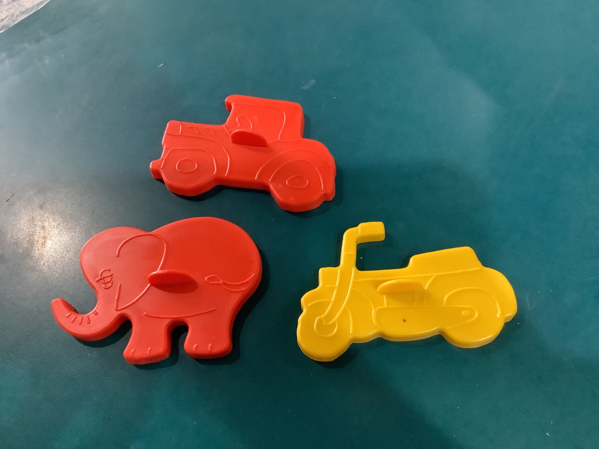 Vintage Lone Toy Tree plastic cookie cutters C6