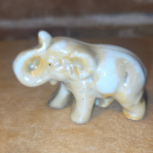 Vintage Elephant Figurine Made in Japan el9