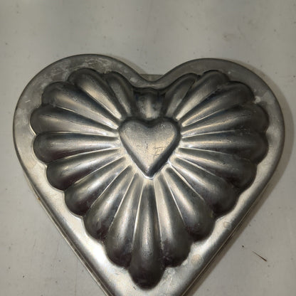 Vintage Aluminum Heart Mold Jello Cake Ice Mold alu114