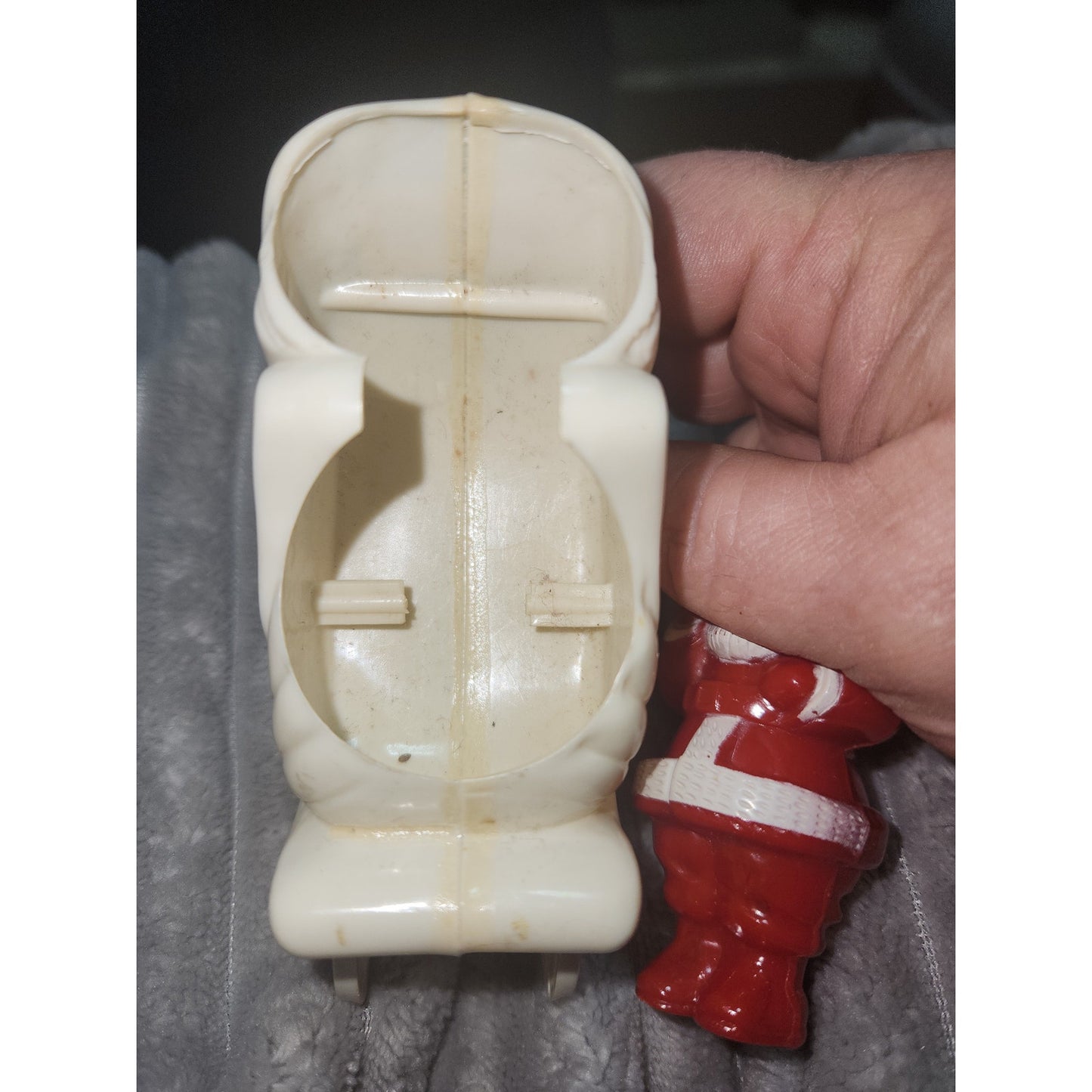 Vintage Rosbro Red Santa in Sleigh Plastic Candy Holder 1950's MCM sa43