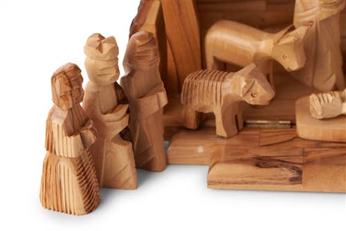 Mini Stable with hard cut nativity figures nat89