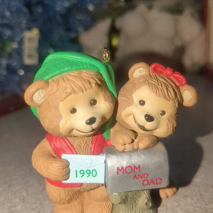 Vintage Hallmark Keepsake Ornament Mom and Dad 1990 Bear Mailbox in Box