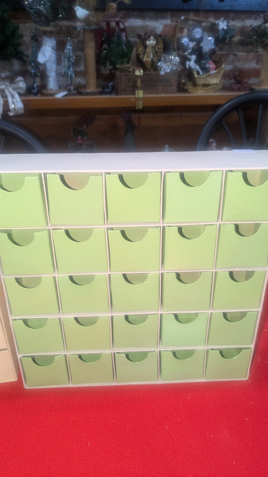 25 little boxes that come out of the frame can be used for Christmas vacation countdown Advent