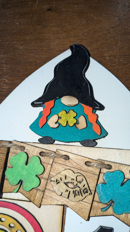 St. Patrick's Day kit for interchangeable arch or rectangle frame. FRAME SOLD SEPARATELY