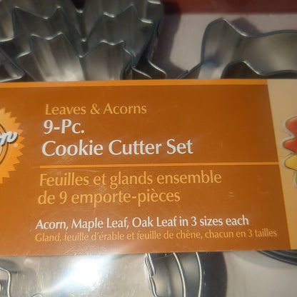 Wilton leaves in acorn 9-piece cookie cutter set