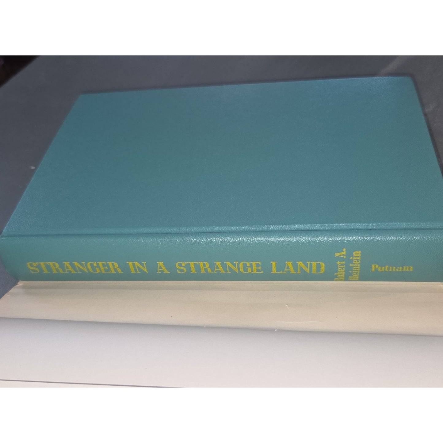 Vintage Book Stranger in a Strange Land by Robert Heinlein 1961 BCE HCDJ