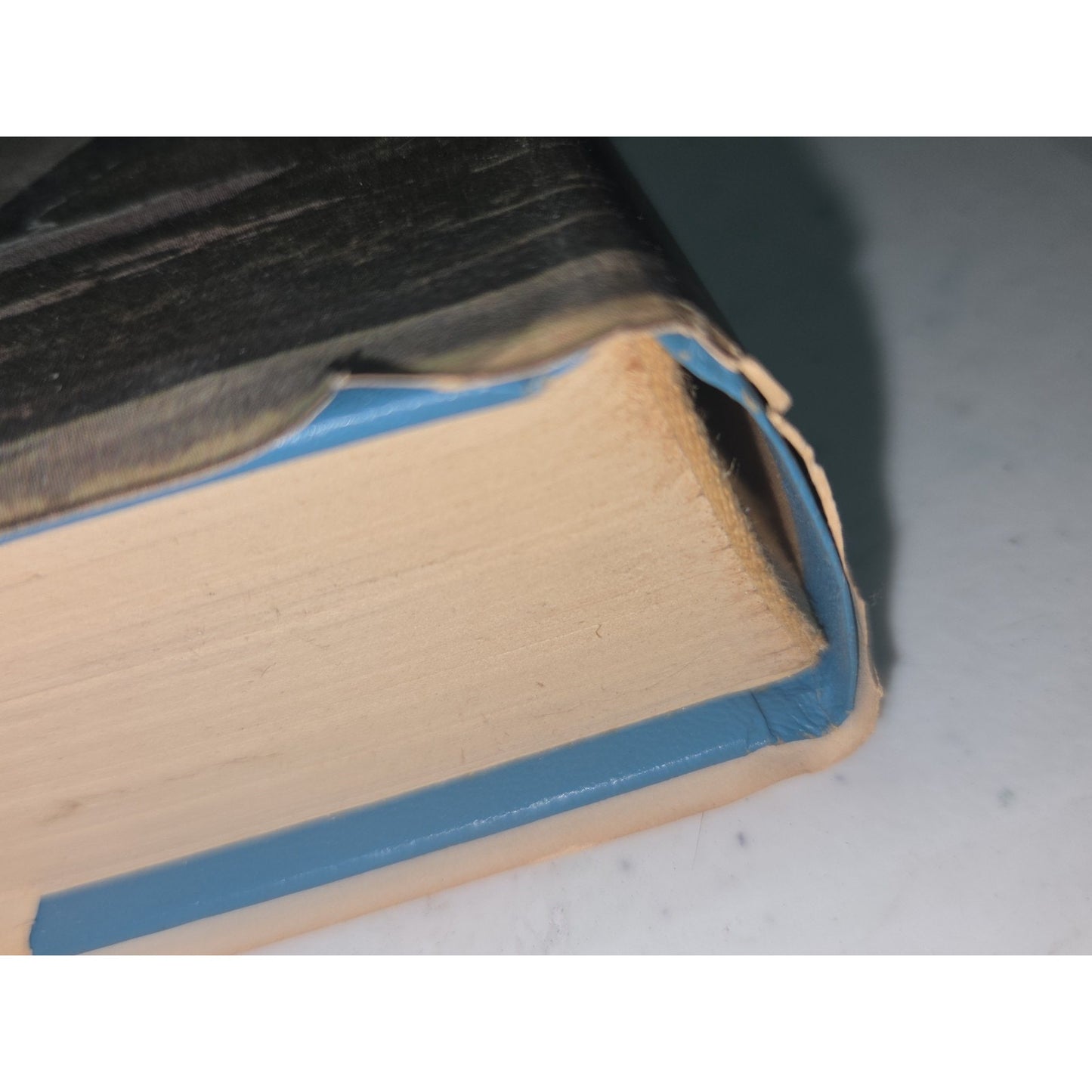 Vintage Hardcover Airport By Arthur Hailey Book Club Edition 1968 Bk65
