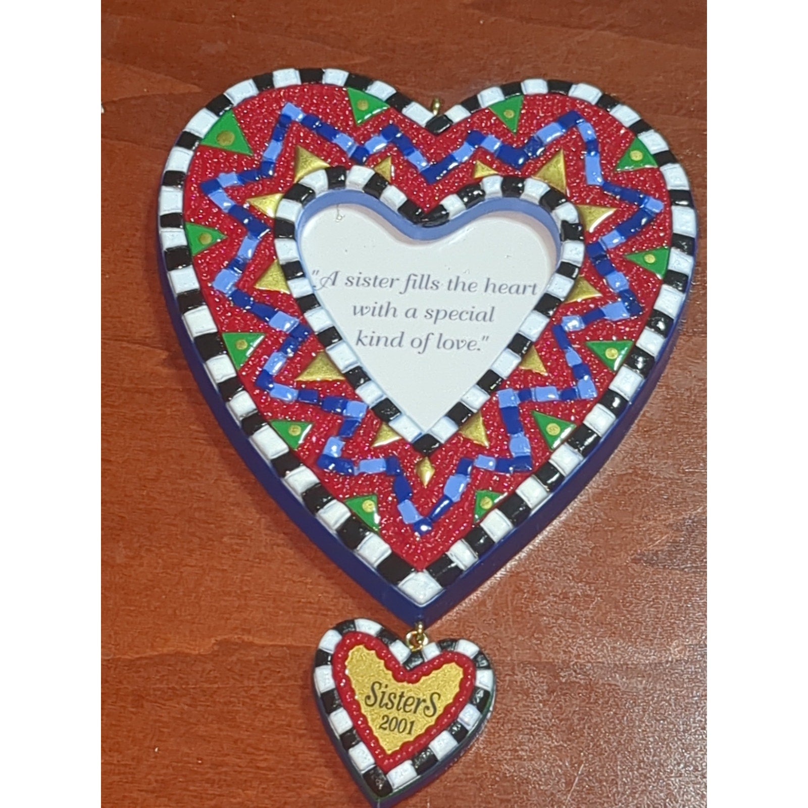 Vintage Hallmark Keepsake Ornament "SISTERS" Heart Photo Holder 2001 ho498