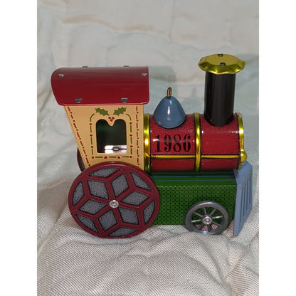 Vintage Hallmark Keepsake Ornament The Locomotive #5 in the Tin Locomotive Series 1986 hh287