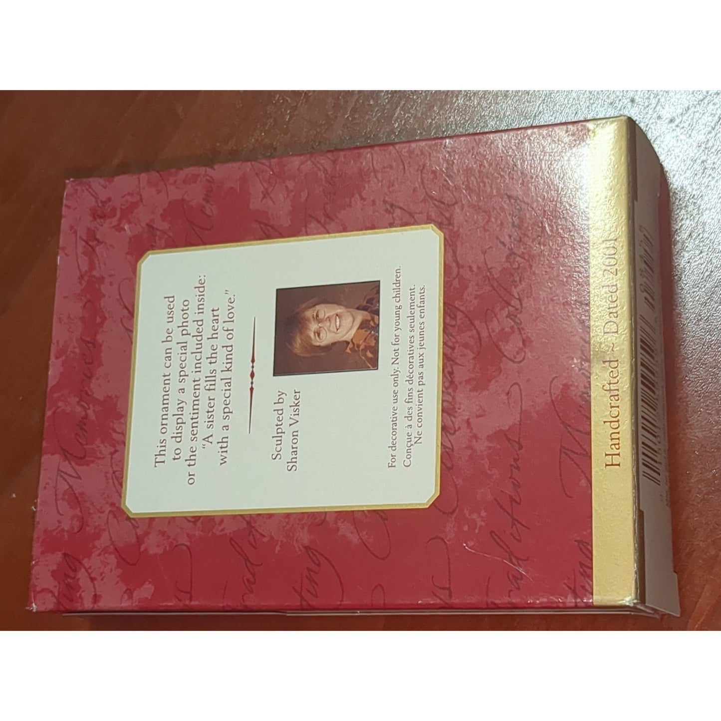Vintage Hallmark Keepsake Ornament "SISTERS" Heart Photo Holder 2001 ho498