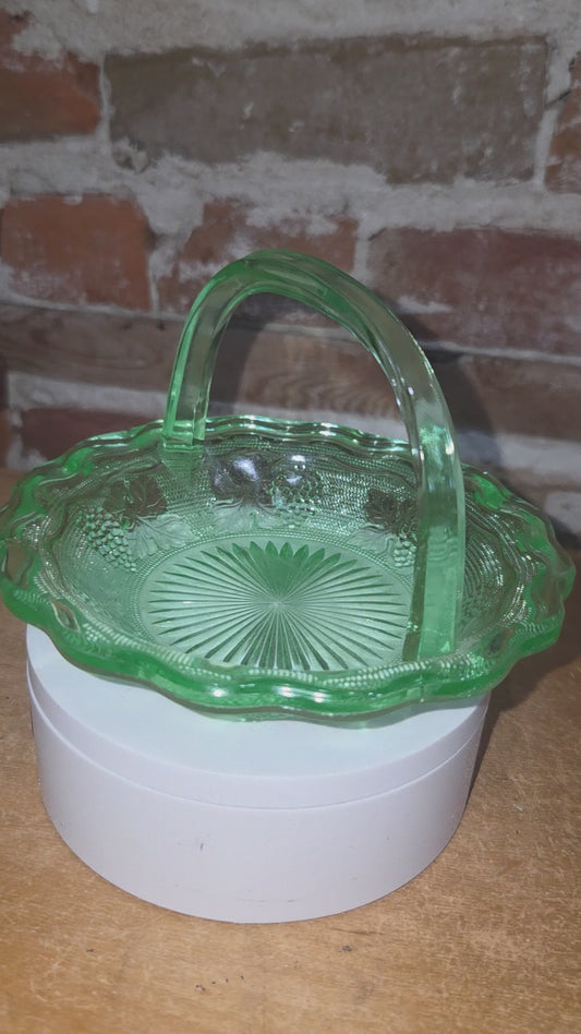 Vintage Westmoreland Uranium Glass Basket Candy Dish Grapes Vaseline Glows ug61