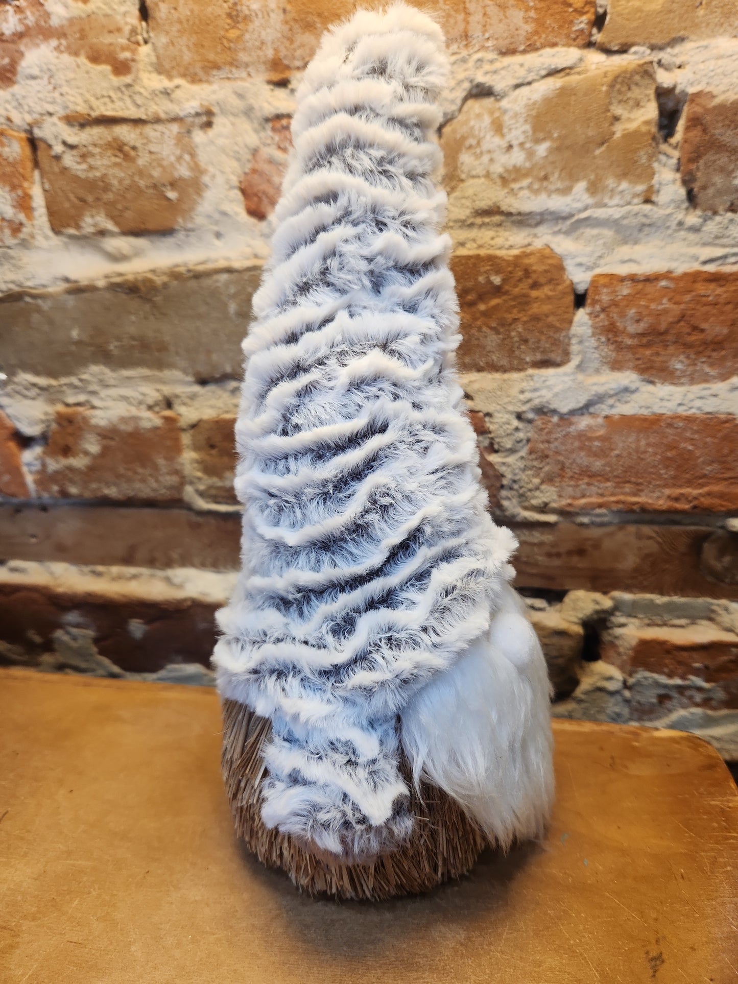 Gnome Soft Grey and White Hat White Breard Natural Body gn02