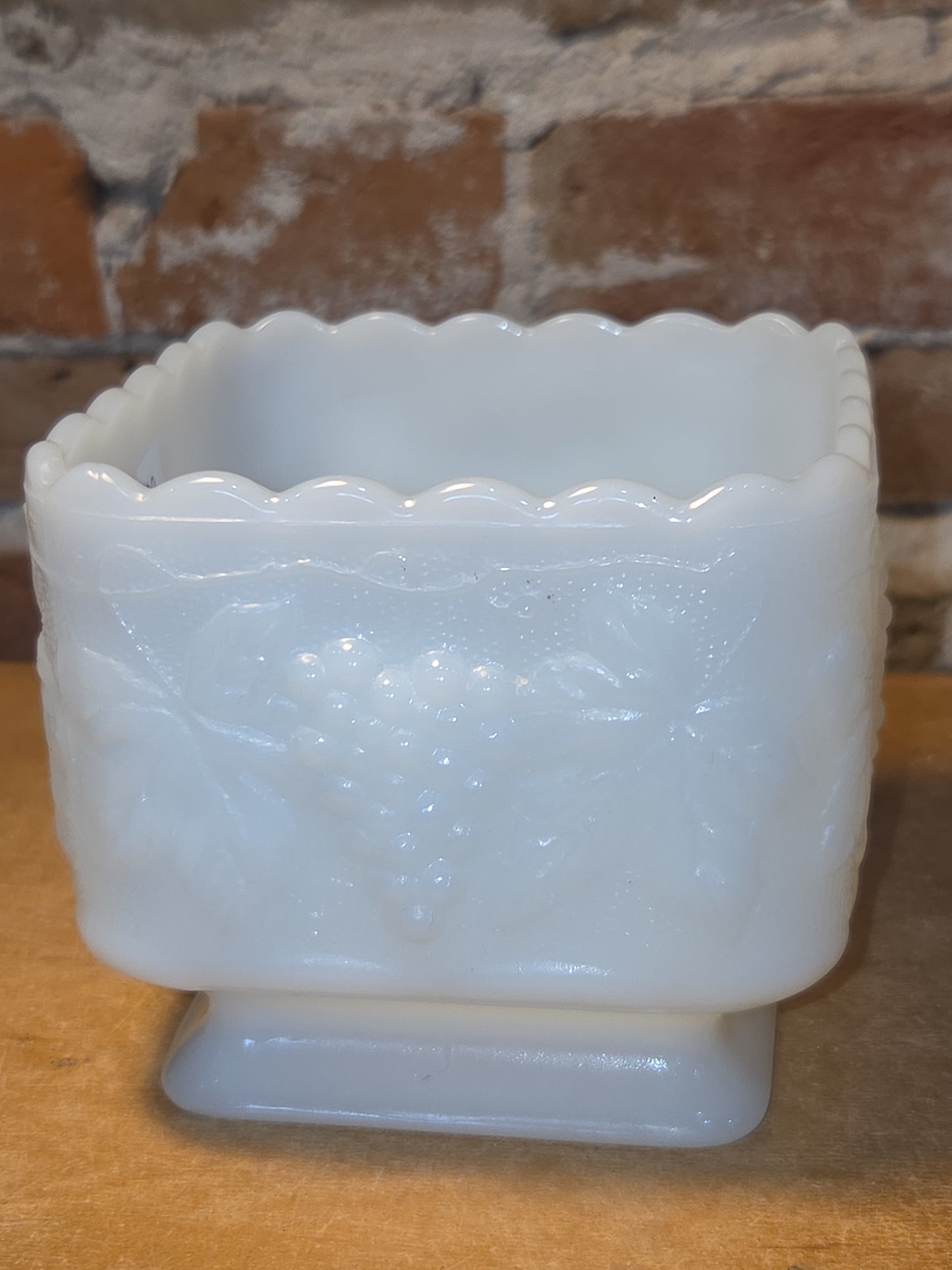 Vintage Anchor Hocking Milk Glass Footed Square Planter Candy Trinket Dish mg8