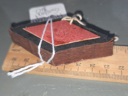 Vintage Mini Halloween Honeycomb Garland 1 1/2" x 3 1/4"