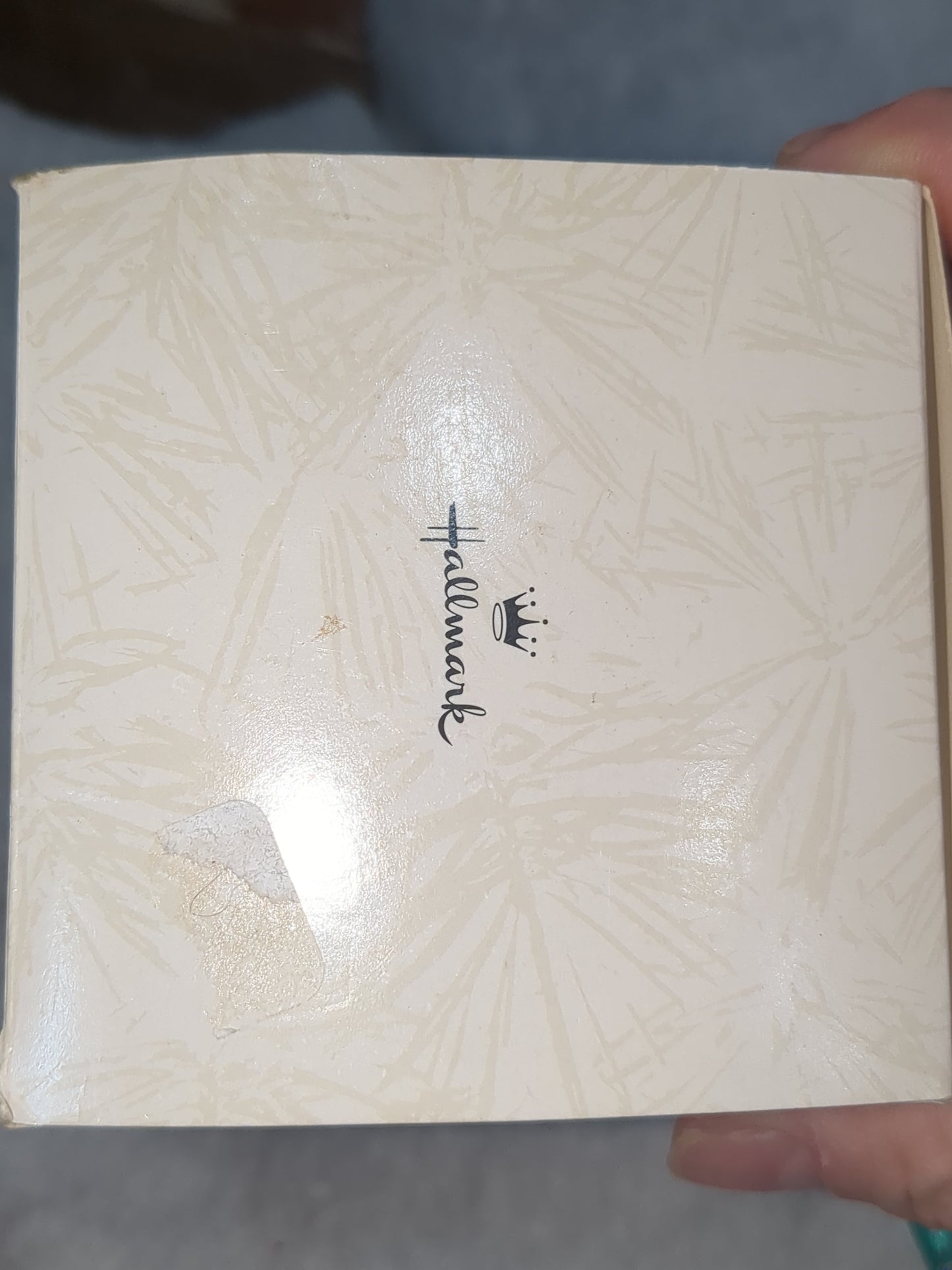 1995 Hallmark Holiday Barbie. 3rd in Holiday Barbies Series. New box and bubble wrap. Hob7