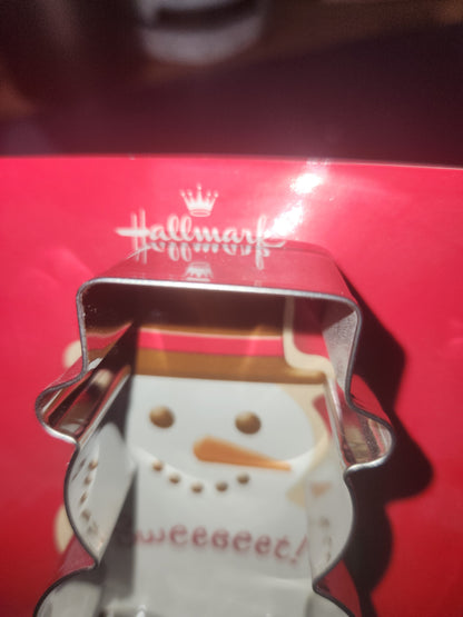 Hallmark Snowman & Heart Jumbo Cookie Cutter Set NEW ccs7
