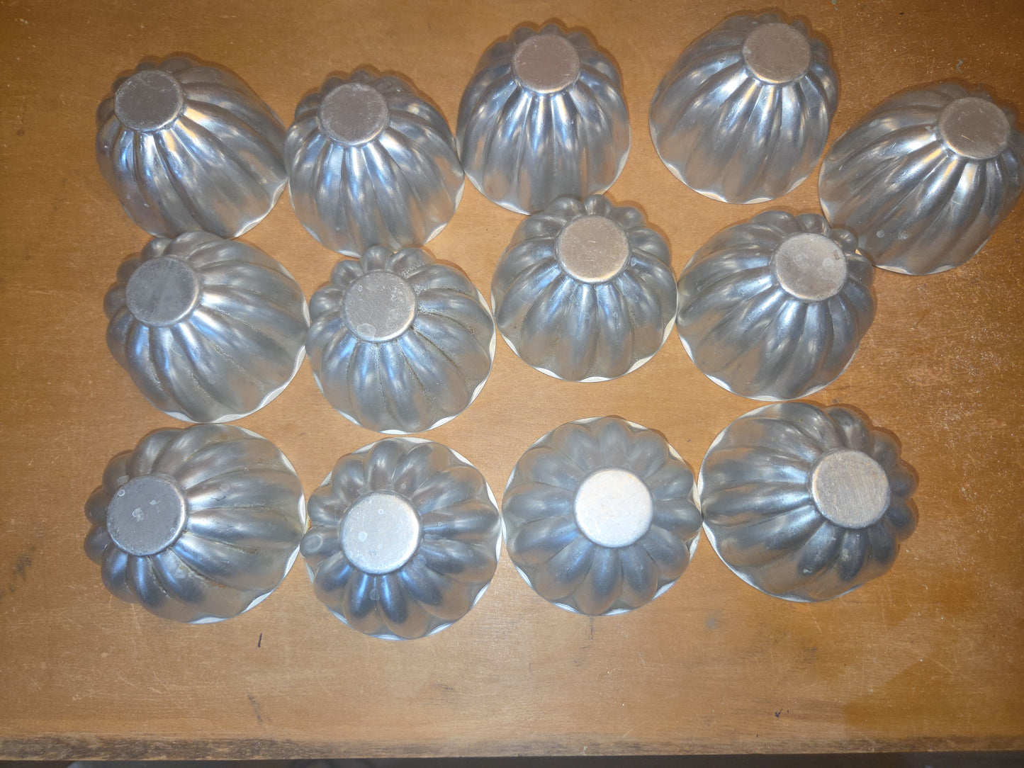 Vintage Small Aluminum Scalloped Fluted Tins Molds Cups Bundt Pans Set of 17 AS IS al22