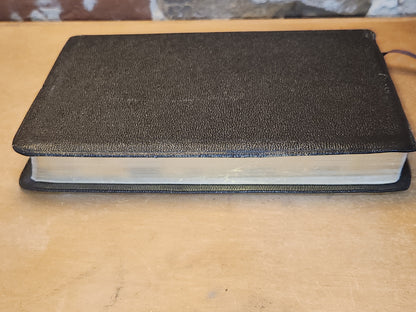 Vintage Softcover The Holy Bible Revised Standard Edition Harper & Brothers 1952 vb82