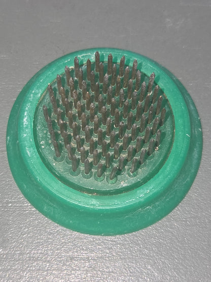 Vintage Flower Frog Plastic Green Metal Sharp Pins ff54
