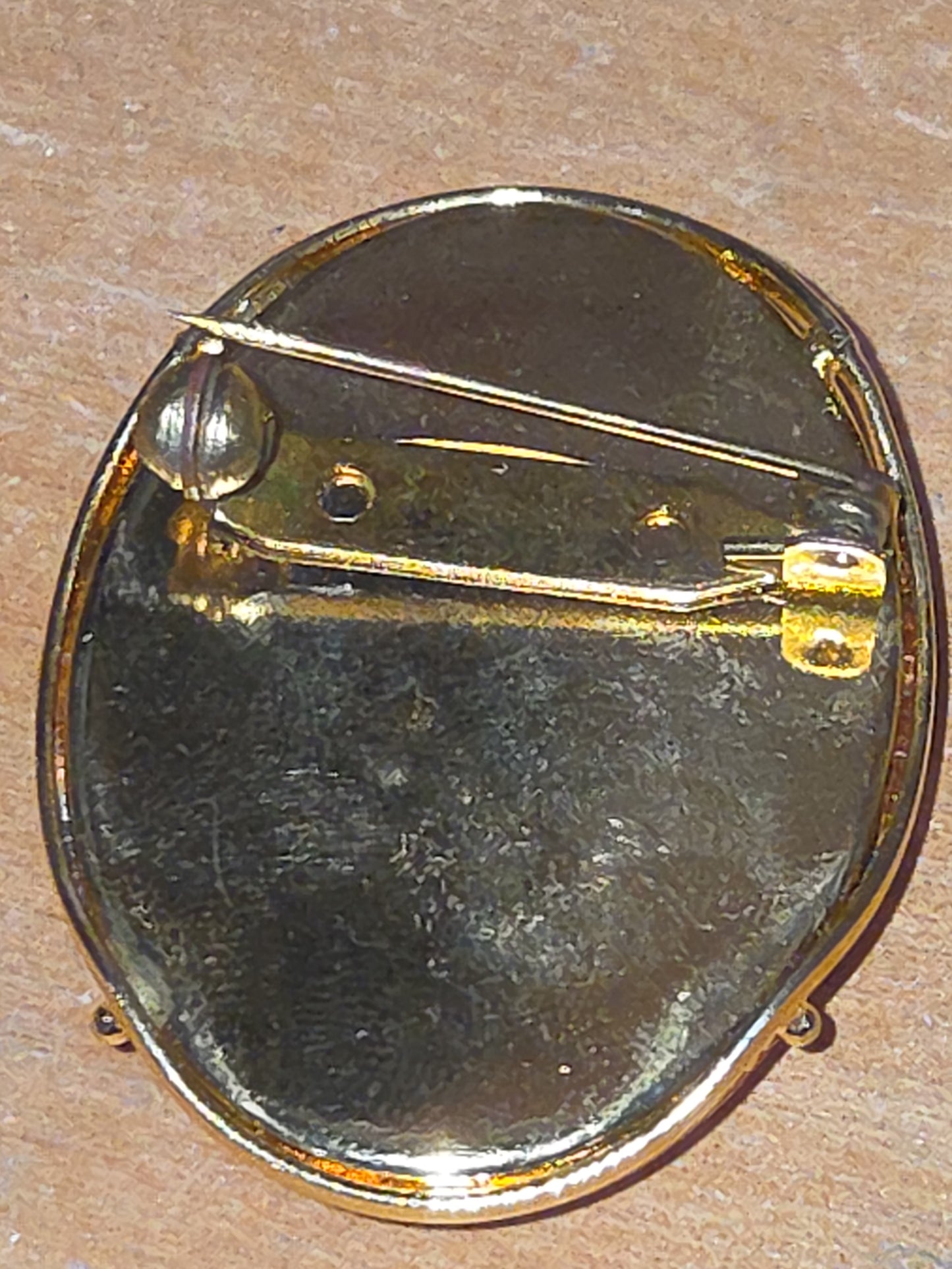 Vintage Italian Sardonyx Shell Cameo Pin Brooch Hand Carved Italia Francesca Gold Tone