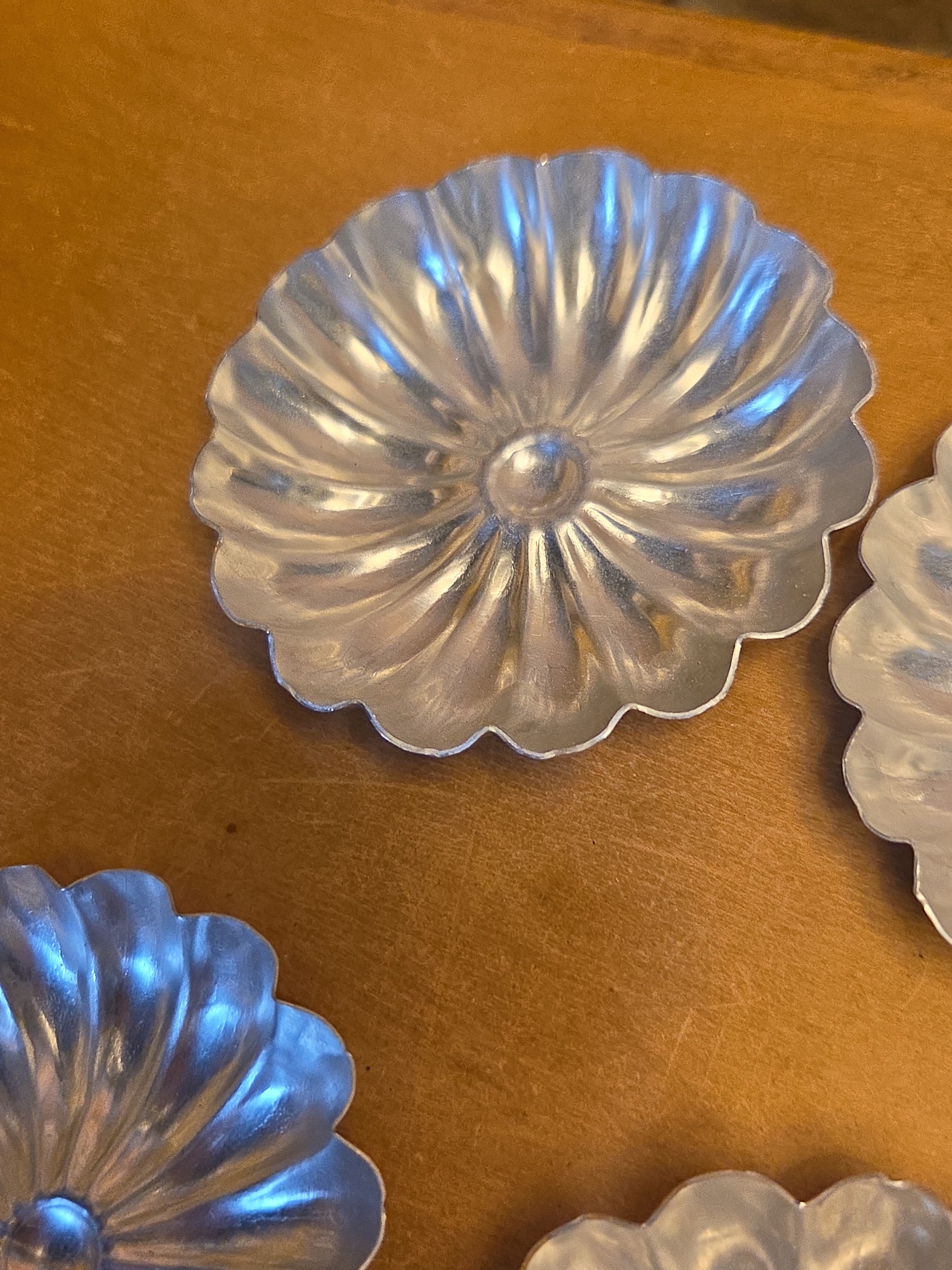 Vintage Sandbakkel Small Aluminu. Tins Molds Cups Pans Set of 9 3" x 1/2" al61