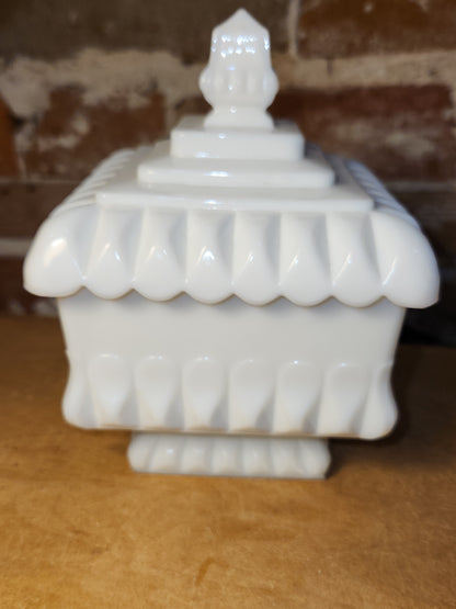 Vintage Westmorland Milk Glass Covered Candy Dish Wedding Pattern mg70