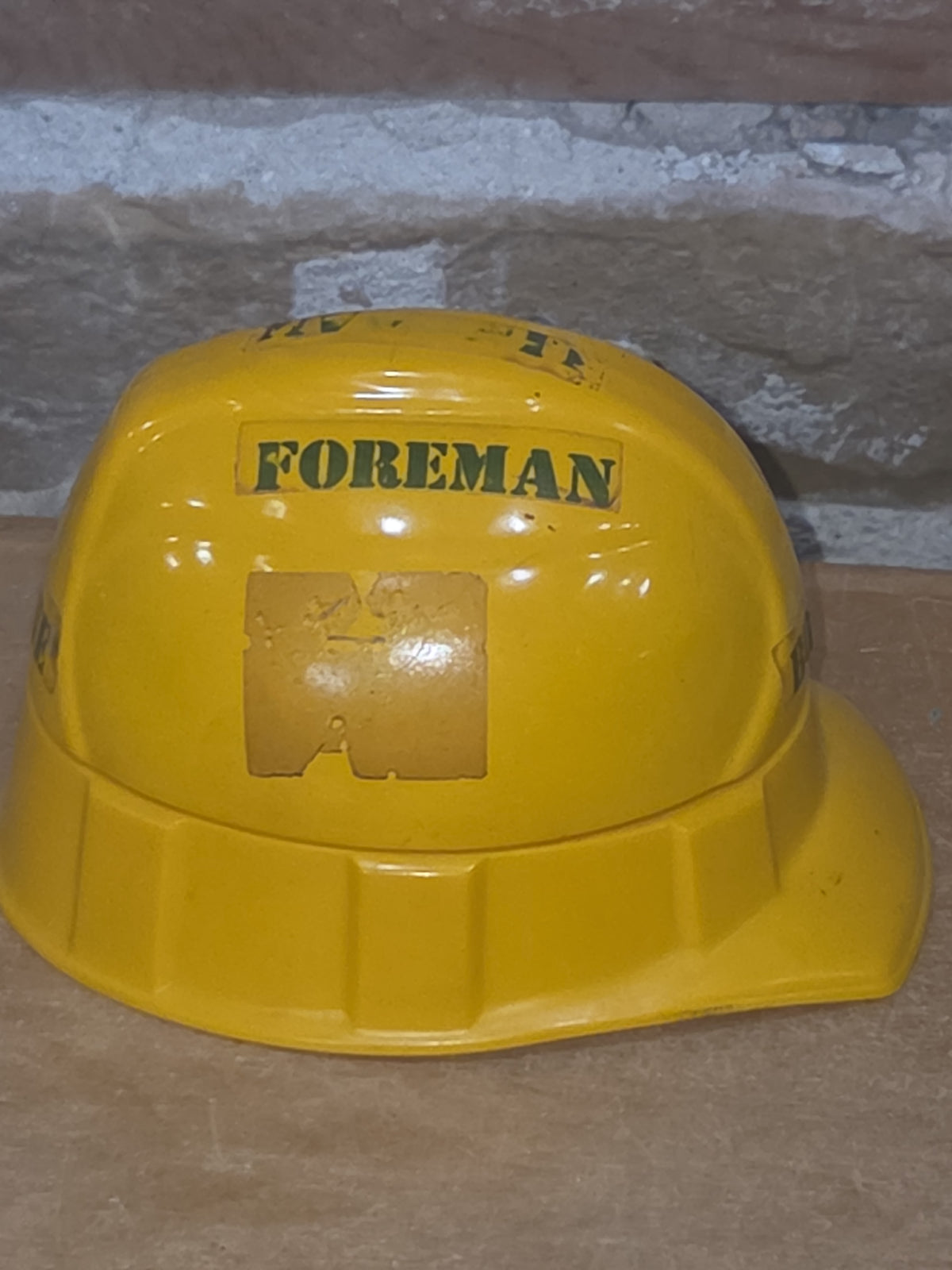 Vintage Avon After Shave Foreman Boss Hard Hat Bottle Everlast Archie EMPTY AS Is