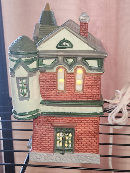 Vintage Dickens Collectibles Town Series Police Station Porcelain Lighted House 1995 vb6
