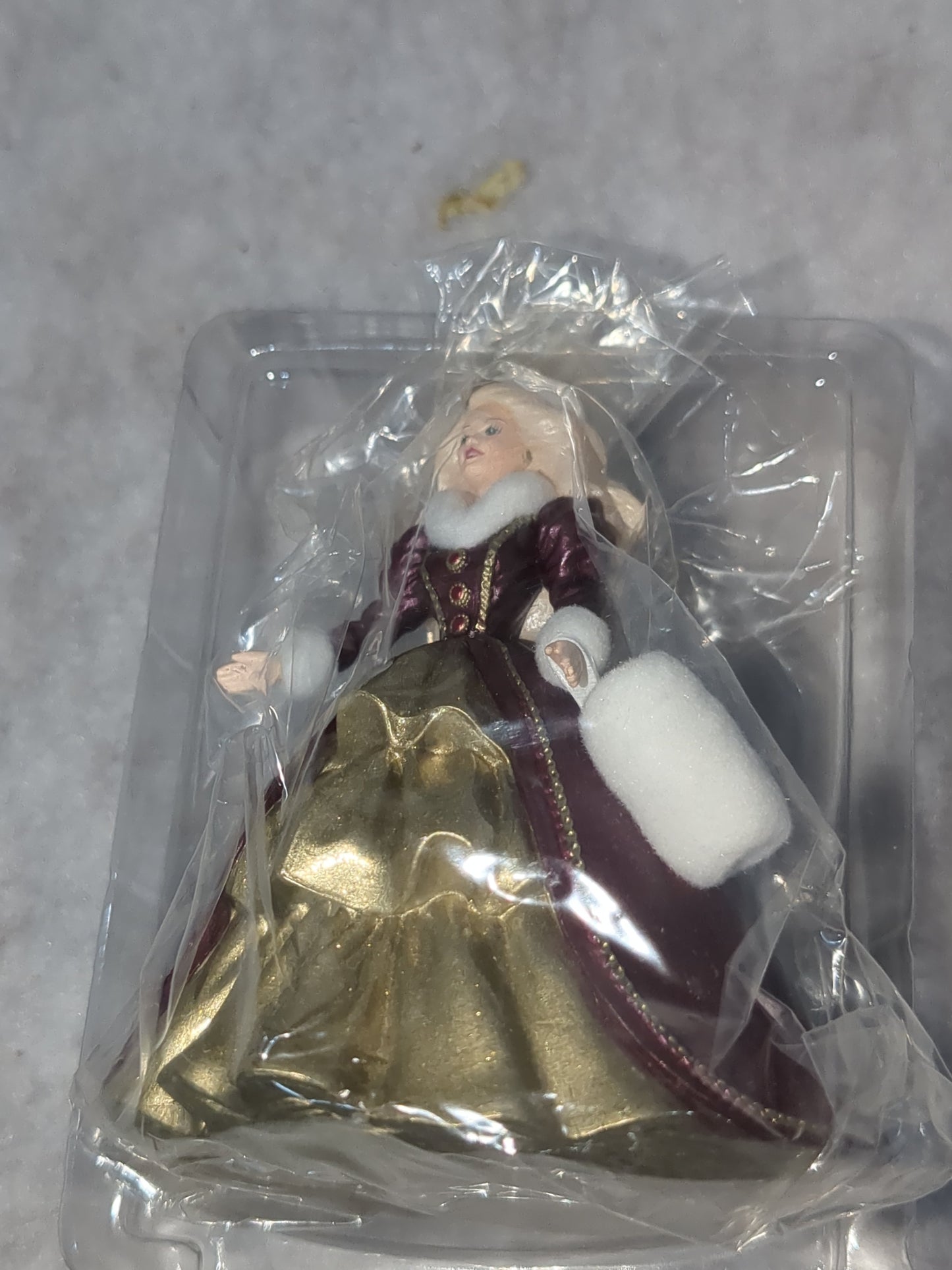 Vintage Hallmark Keepsake Ornament Holiday Barbie 4th in Holiday BARBIE Series 1996 Hob8