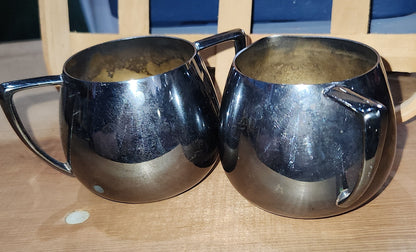 Antique vintage Empire Crafts Silverplated Creamer & Sugar Bowl. No box ss99