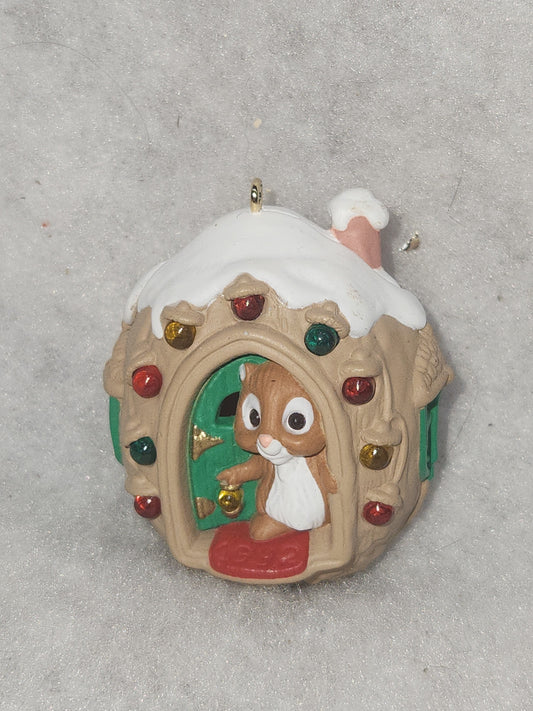 Vintage Hallmark Keepsake Ornament Magic Light Up Sweet Nut 1992