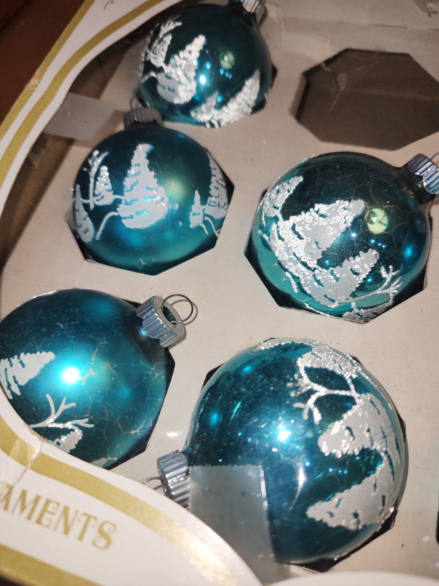 Vintage Shiny Brite 2" Turqoise Ornaments with Venetian dew and Box. Incomplete set. 8 Ornaments AS IS bo86