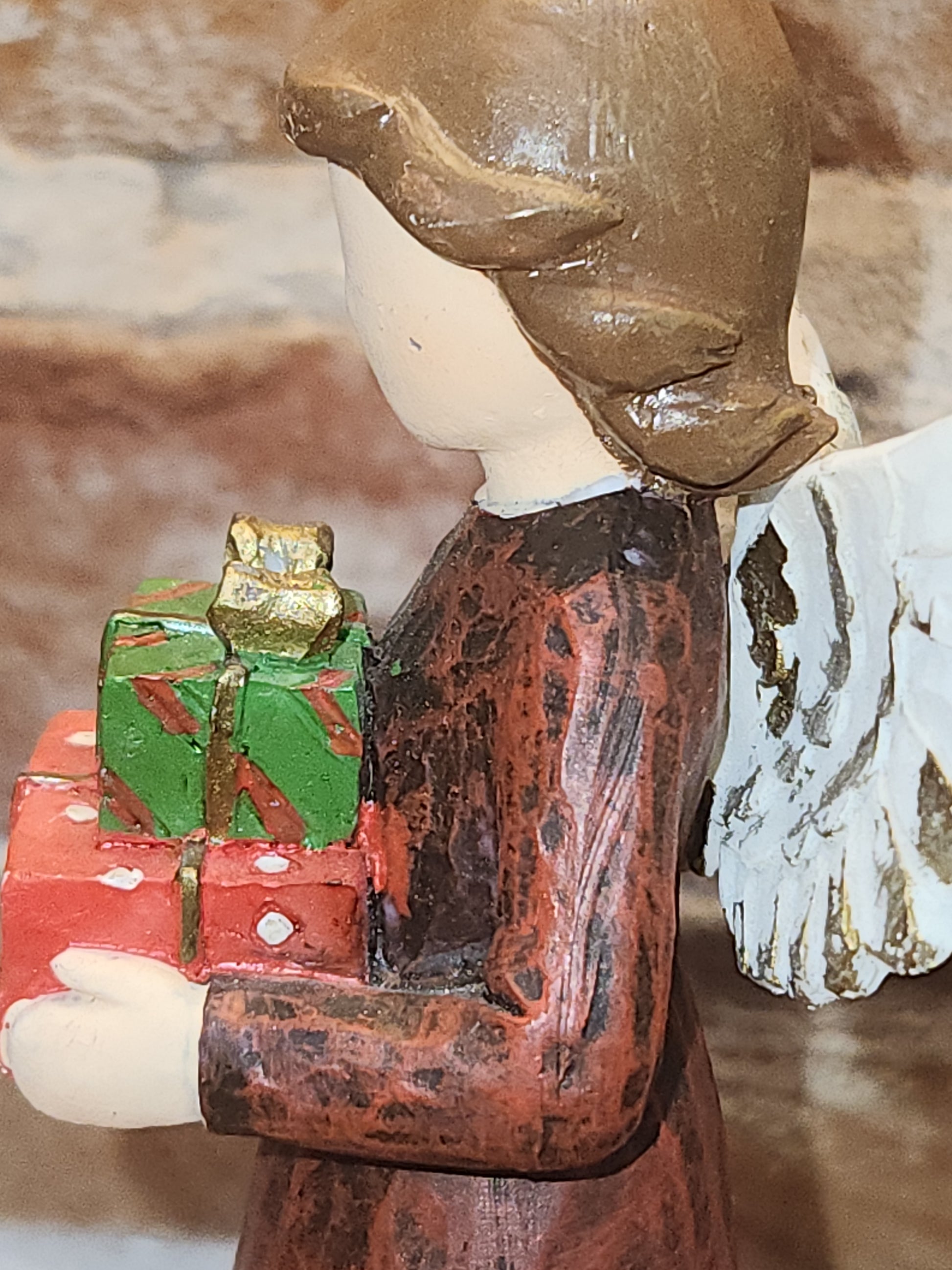 Christmas Angel Figurine Gifts Holly an21