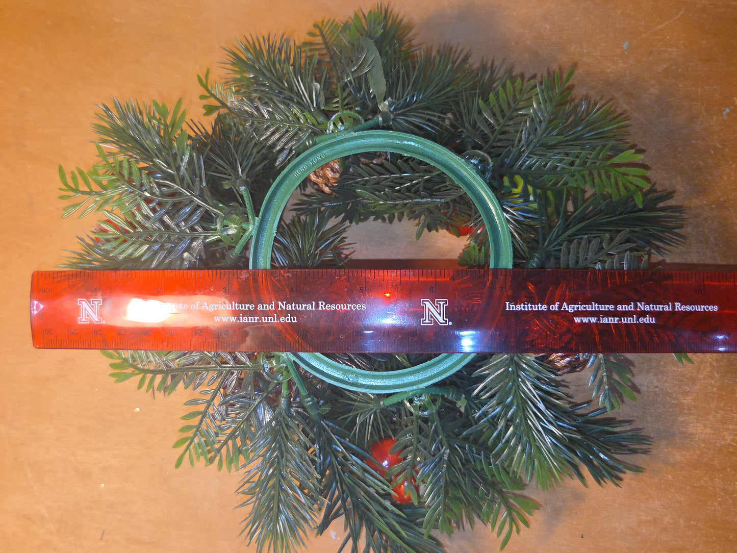 Vintage Christmas Candle Ring Centerpiece Plastic Greenery Pinecone Pear Berry Evergreen cr3