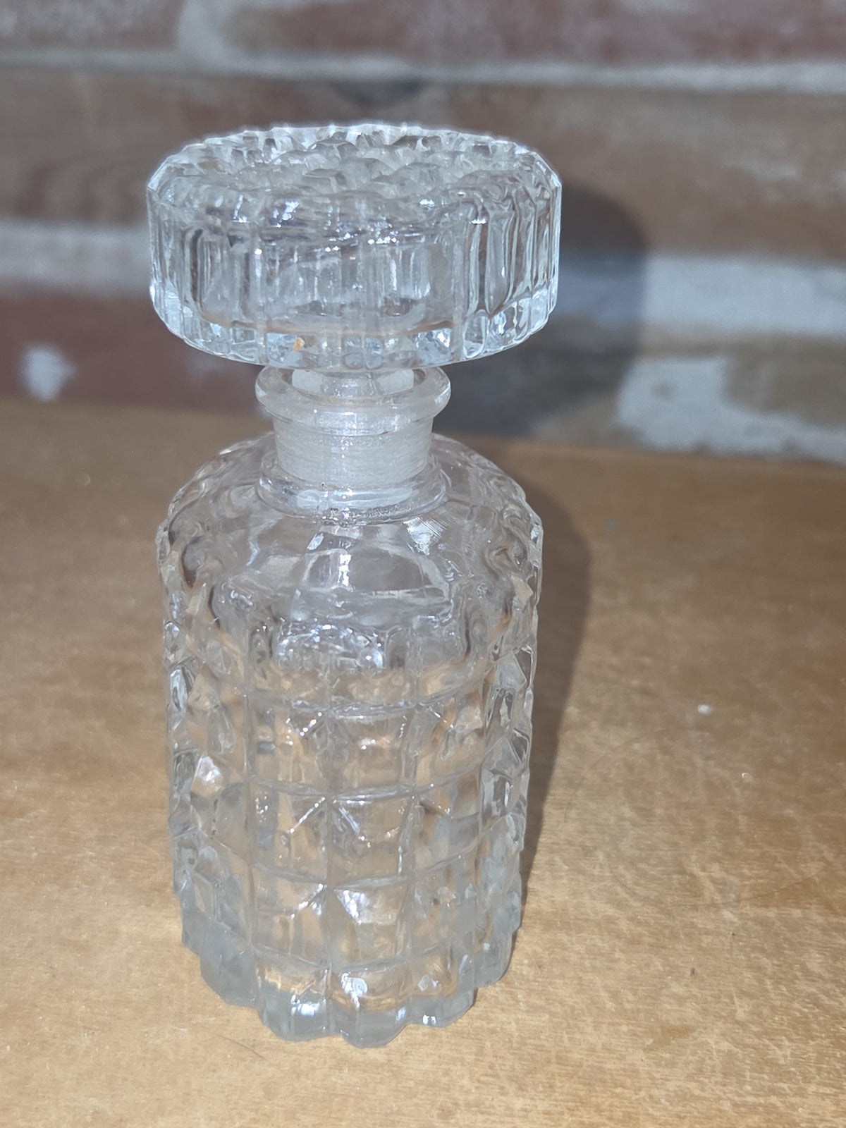Vintage Perfume Bottle Pressed Glass Faceted Stopper with Ground or Polished Glass gl40