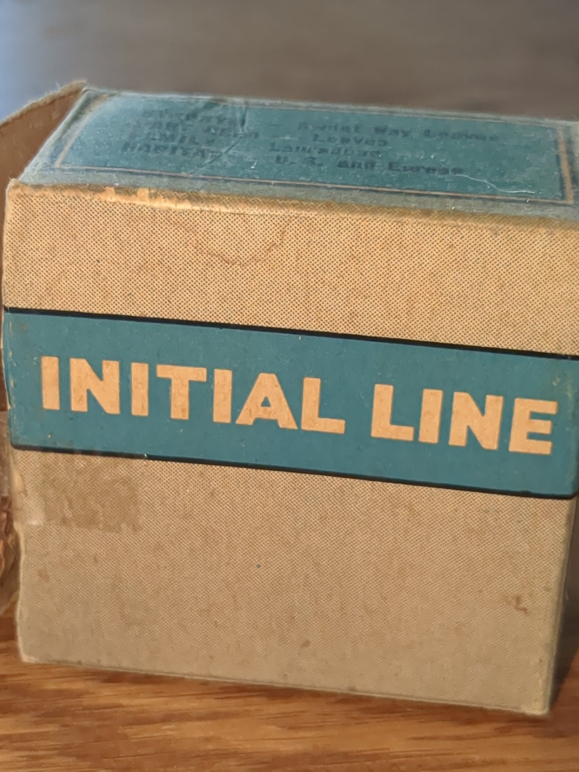 Vintage Initial Line Bay Laurel leaves cardboard box st6
