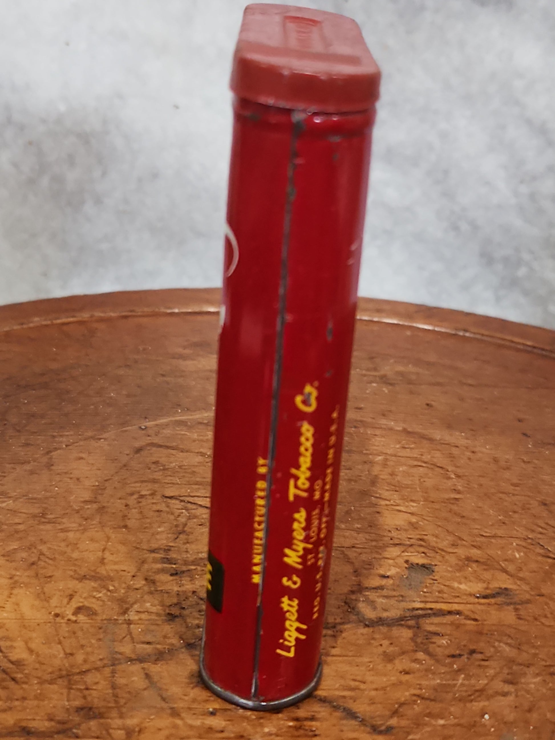 Vintage Tobacco Velvet pipe and cigarette 1 1/2 oz Kentucky tin977
