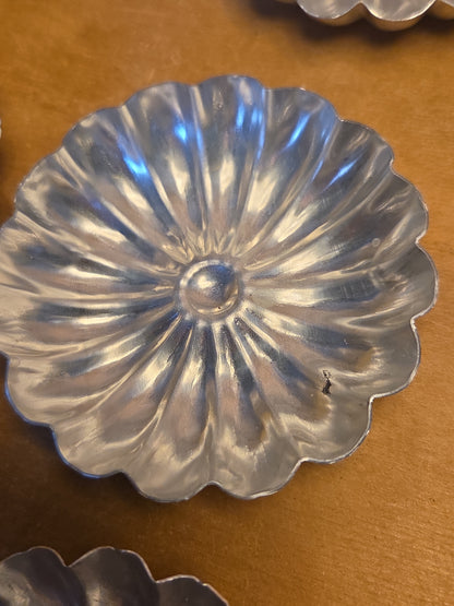 Vintage Sandbakkel Small Aluminu. Tins Molds Cups Pans Set of 9 3" x 1/2" al61