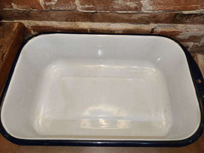 Vintage Enamelware Refrigerator Box or Baking Dish with Lid White & Black en78