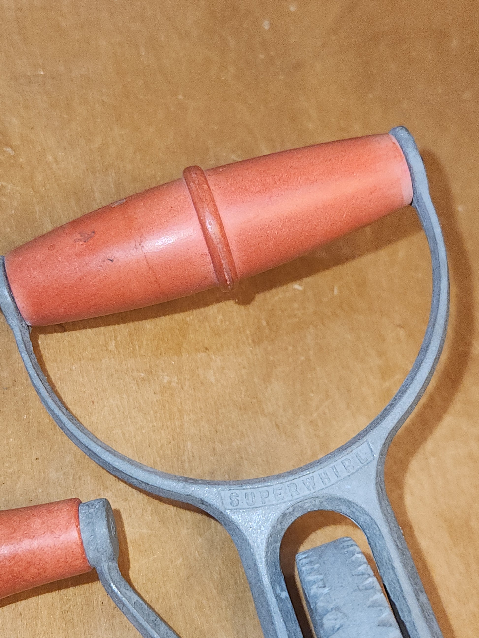 Vintage SuperWhirl Hand Mixer Egg Beater Stainless and Red Bakelite AS IS kit60