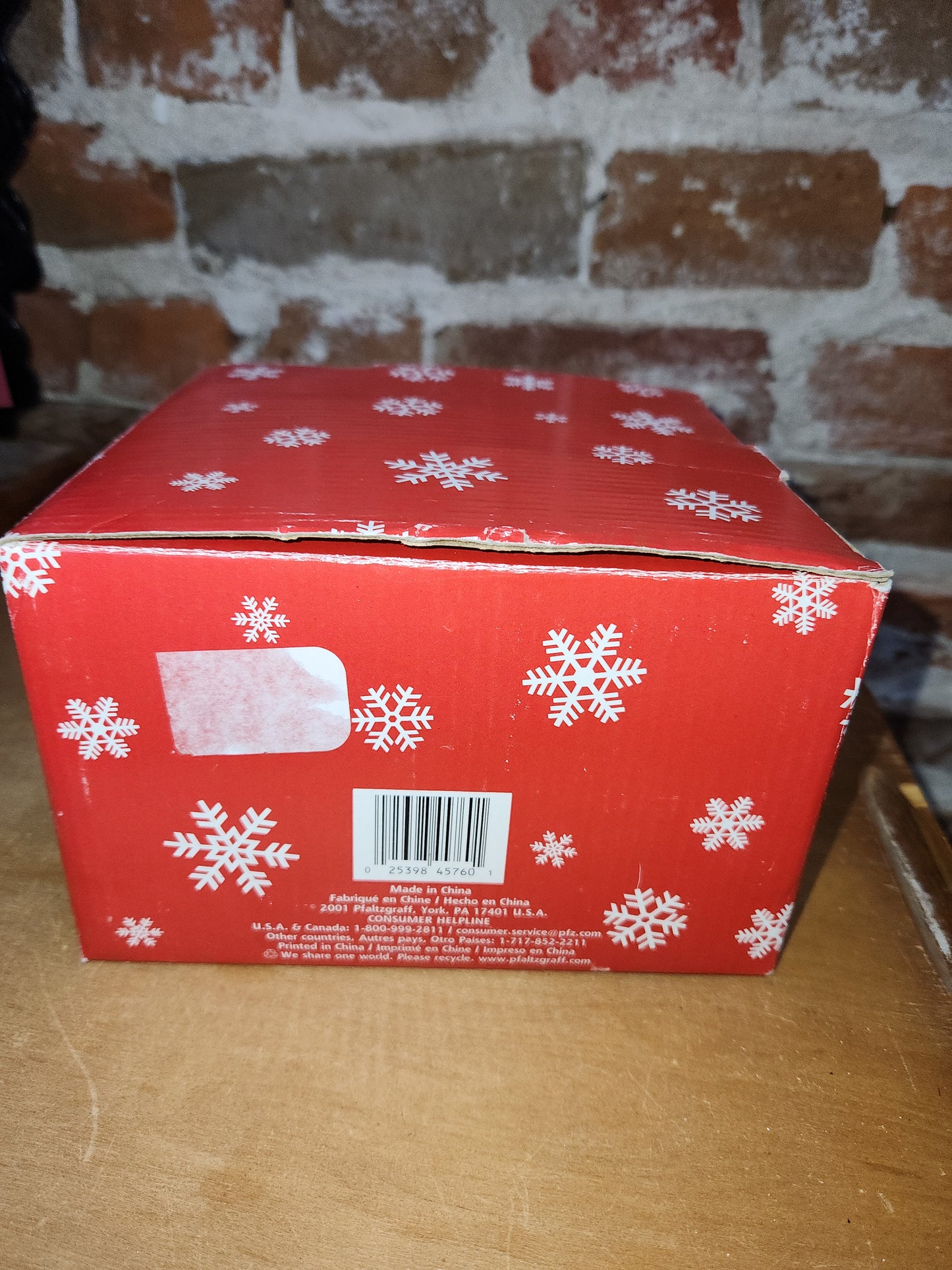 Vintage Pfaltzgraff Winterberry Scenic Village with Tea Light 2001