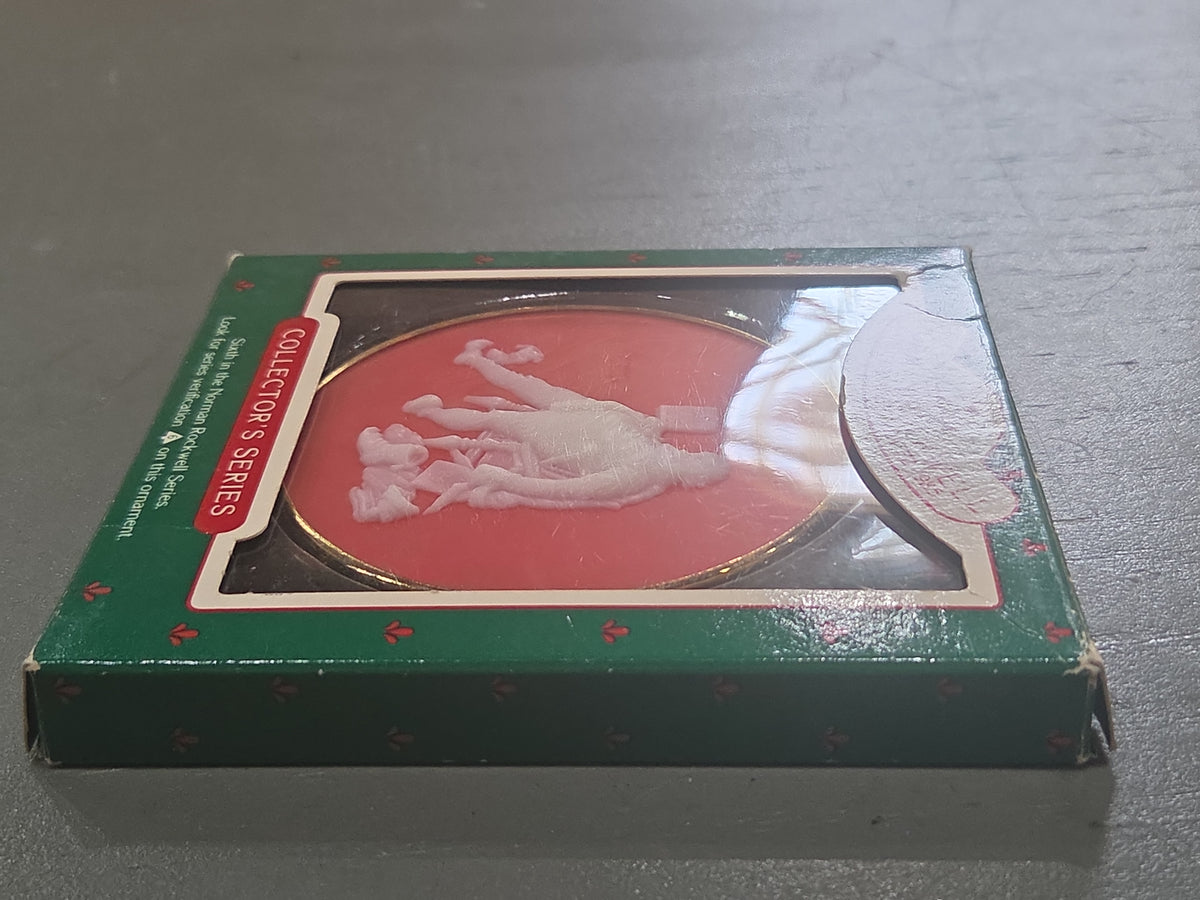 Vintage Hallmark Keepsake Norman Rockwell Cameo Ornament 9th in Series 1988