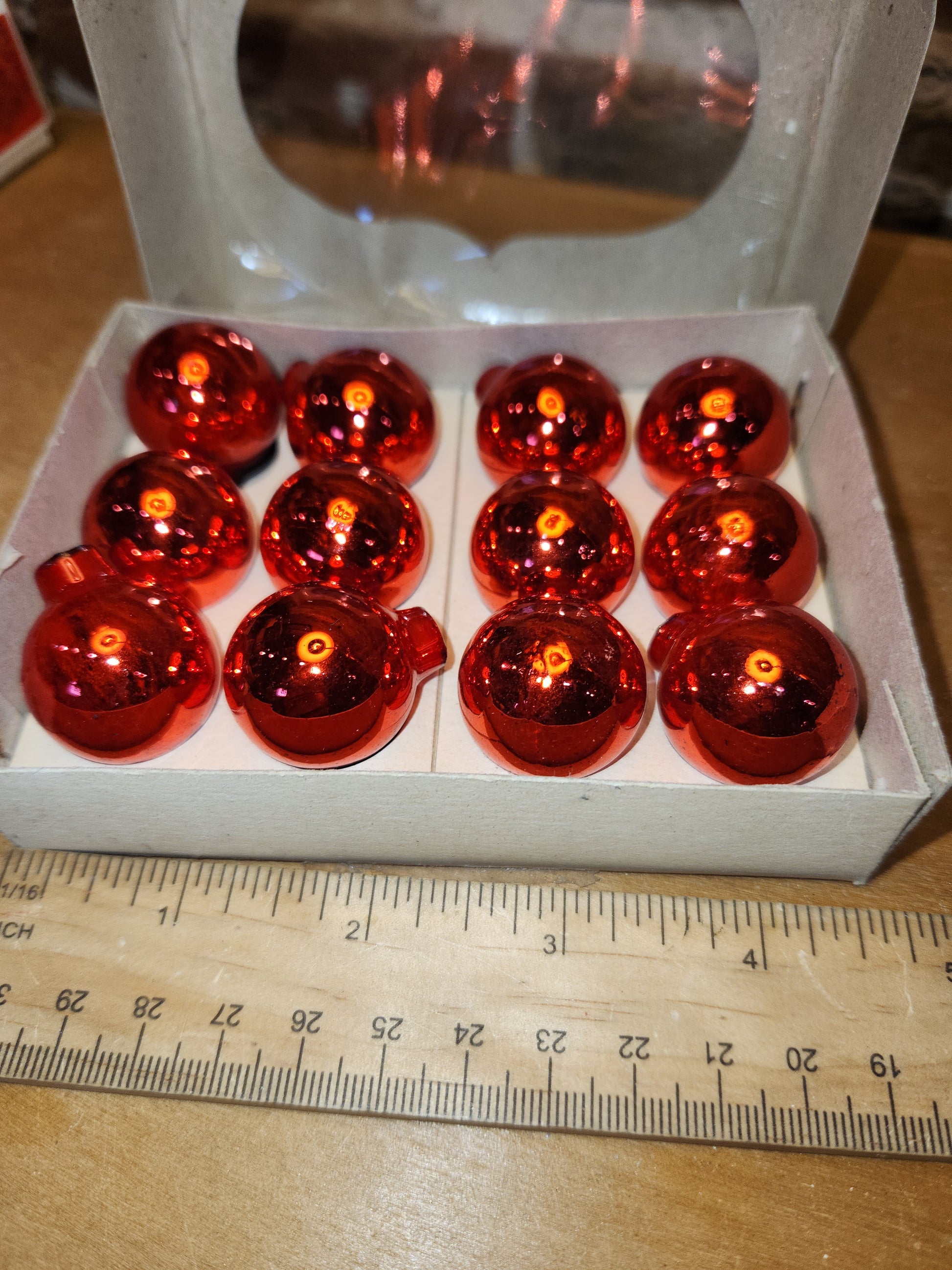 Box of Shiny Brite red ornament .98" 1" 25mm box of 12 bO01