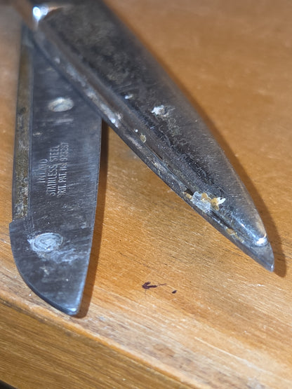 Vintage Richards of Sheffield England Radiant Golden Age Rustless Sewing Scissors Made in England sc9