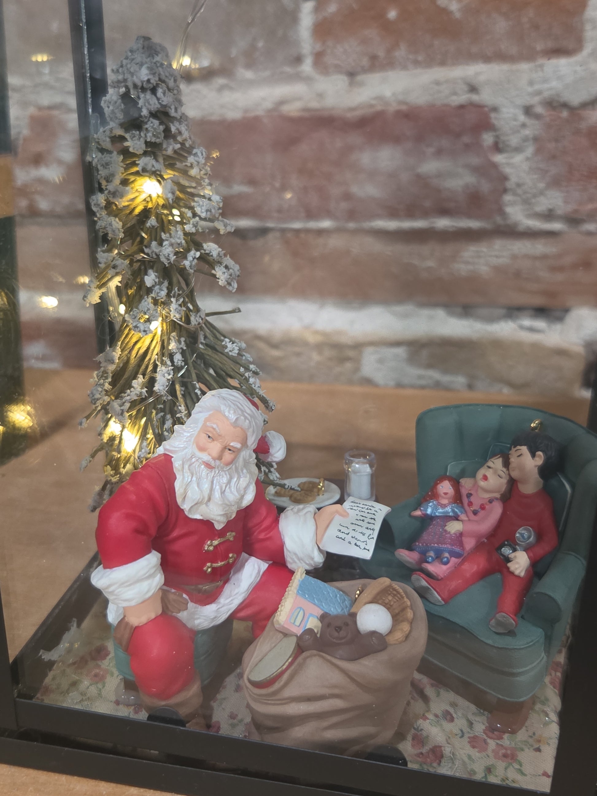 Assemblage in Lantern with Lighted Tree and Hallmark Ornament Set Santa's Big Night 2002 Membership Ornaments Set of 4 as7