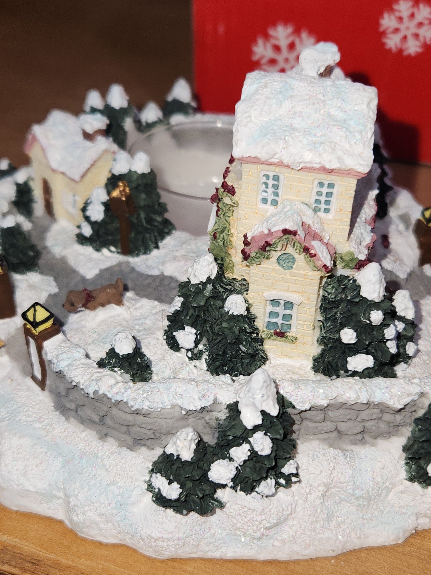 Vintage Pfaltzgraff Winterberry Scenic Village with Tea Light 2001