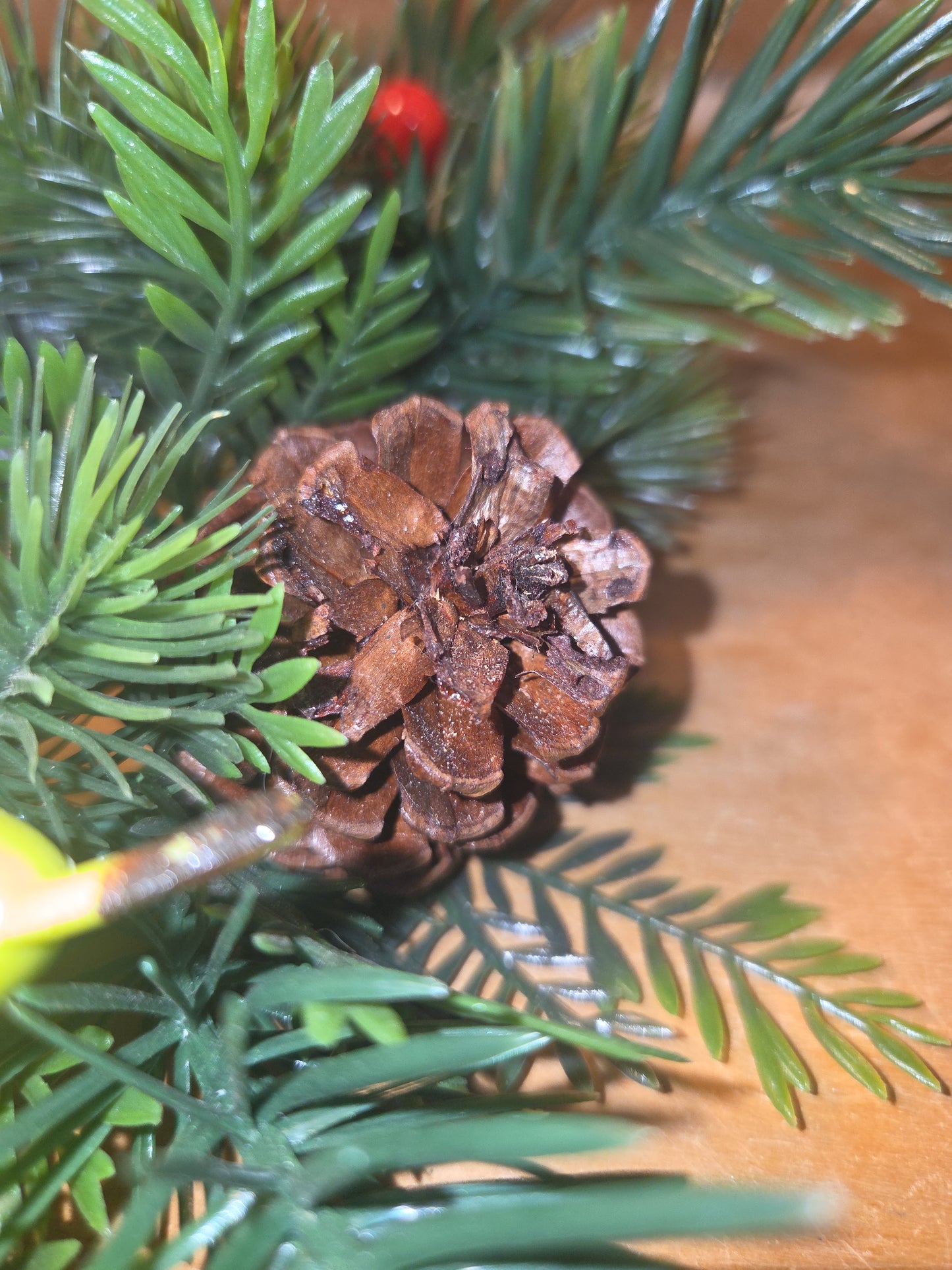 Vintage Christmas Candle Ring Centerpiece Plastic Greenery Pinecone Pear Berry Evergreen cr3